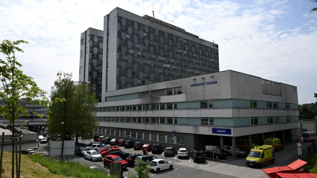 Nemocnice v Banské Bystrici, kde je Fico hospitalizován