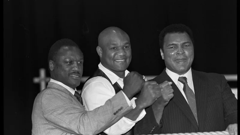 Boxeři Joe Frazier, George Foreman a Muhammad Ali (1989)