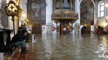 Následky vysoké vody v Benátkách