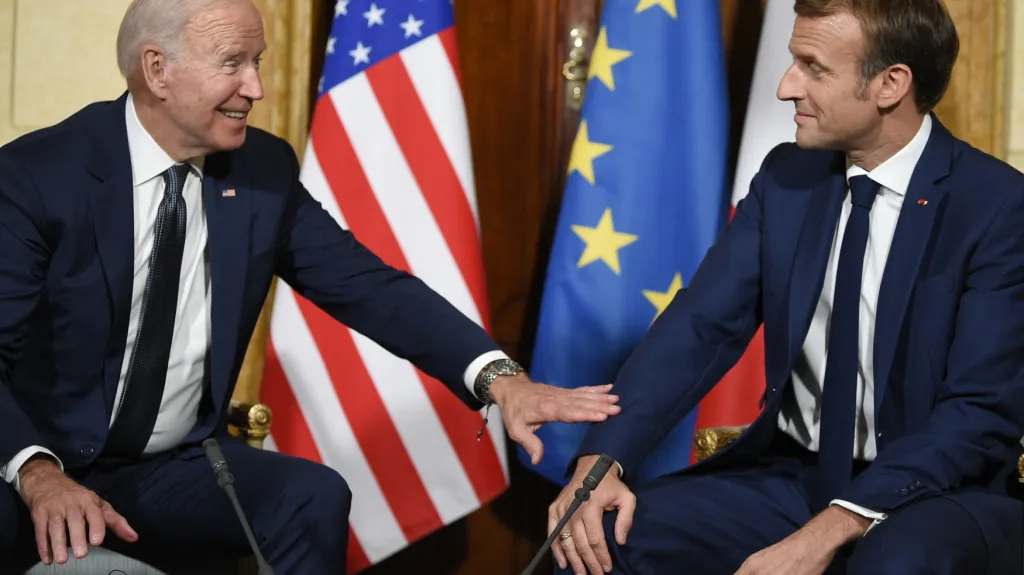 Setkání Bidena s Macronem