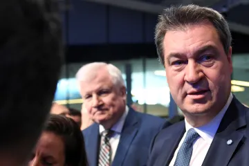 „Byl to velký dar.“ Seehofer bilancoval deset let v čele CSU, novým lídrem je Söder