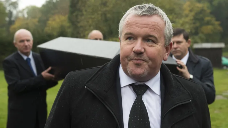 Předseda Sdružení praktických lékařů Petr Šonka na symbolickém pohřbu zavřené ordinace