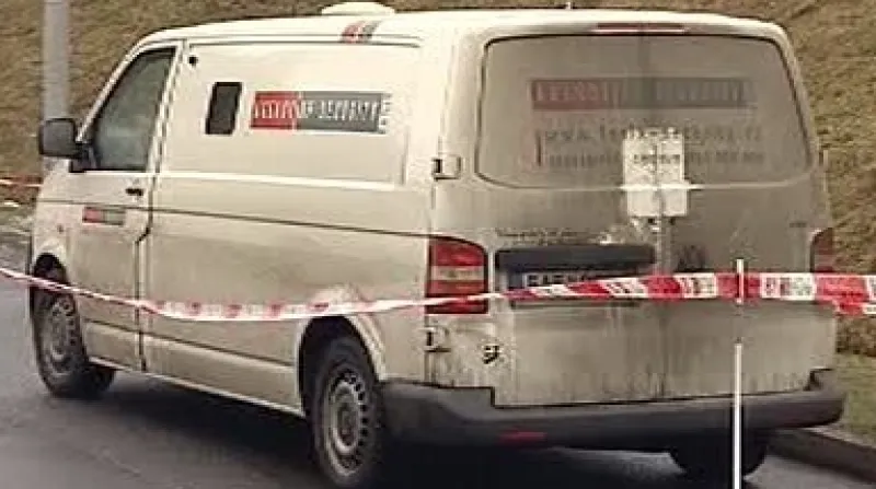 Vůz bezpečnostní agentury, z něhož pachatelé ukradli 74 milionů