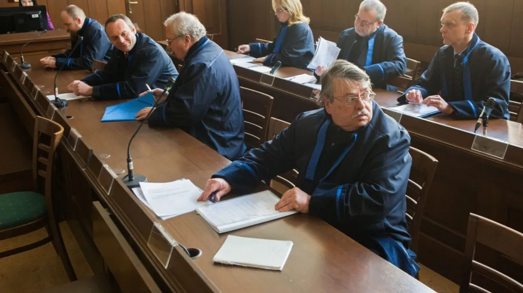Soud v kauze zmanipulovaných armádních zakázek