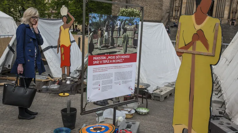 Polní nemocnice Lékařů bez hranic na náměstí Míru