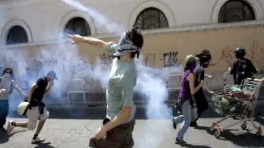 Protesty proti summitu G8