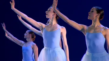 Serenade od George Balanchina patří mezi baletní neoklasiku
