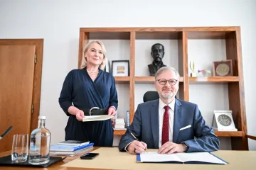 Premiér Fiala podepsal obrannou smlouvu s USA, završil tak ratifikaci