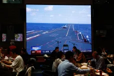 Desítky čínských lodí překročily neoficiální hranici s Tchaj-wanem, cvičily obklíčení