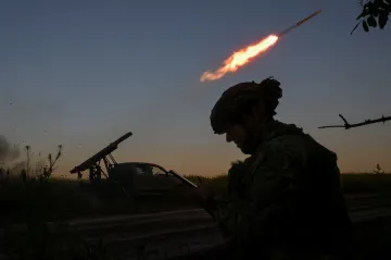 Ukrajina nemusí dodržovat žádná omezení doletu dodaných zbraní, řekl Merz