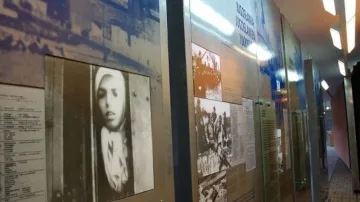 Expozice nacistické genocidy Sintů a Romů v Osvětimi
