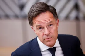 Čína by při útoku na Tchaj-wan chtěla, aby Rusko zaútočilo na NATO, řekl Rutte