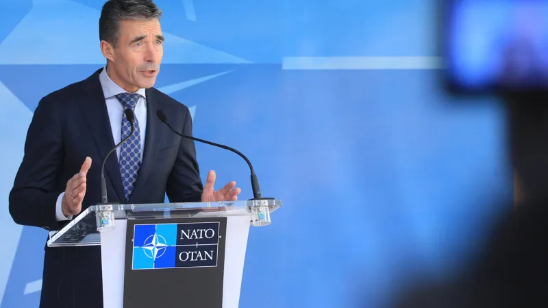 NATO posílí obranu, ohlásil v Bruselu Rasmussen