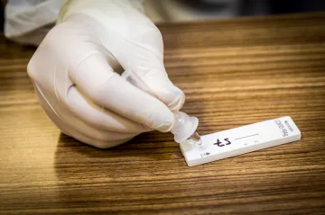 Zaměstnavatelé nahlásili 4509 pozitivních samotestů