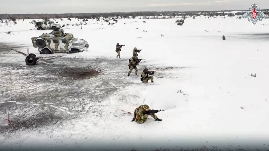Cvičení ruských vojáků v Bělorusku