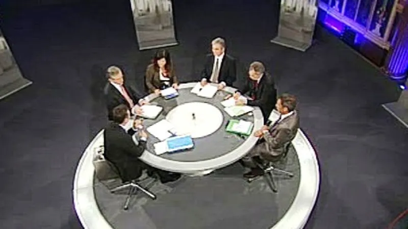 Lídři největších rakouských stran v předvolební televizní debatě.