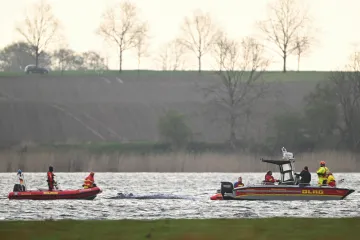 Velryba uvázlá na severu Německa se dokázala osvobodit a plave zátokou