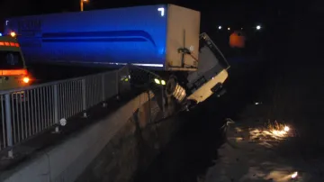 Nehoda kamionu v Pitíně na Uherskohradišťsku