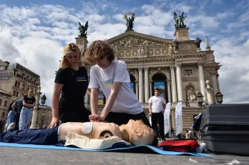 Na Západ i zpět. Lvov se stal uprchlickým centrem Ukrajiny, život se tam ale vrací k normálu