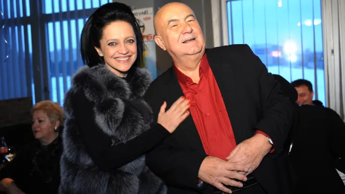 Na oslavu 70. narozenin skladatele a producenta Petra Hanniga dorazila i zpěvačka Lucie Bílá