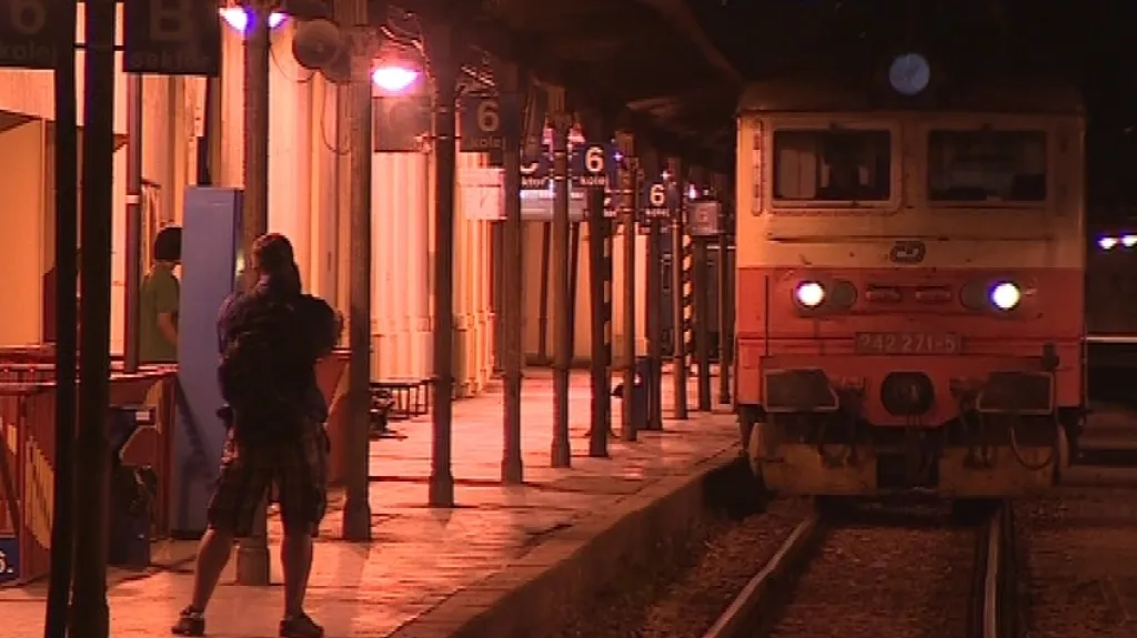 Prvním vlakem byl noční expres z Budapešti