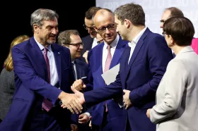 Němečtí konzervativci a sociální demokraté podepsali koaliční smlouvu