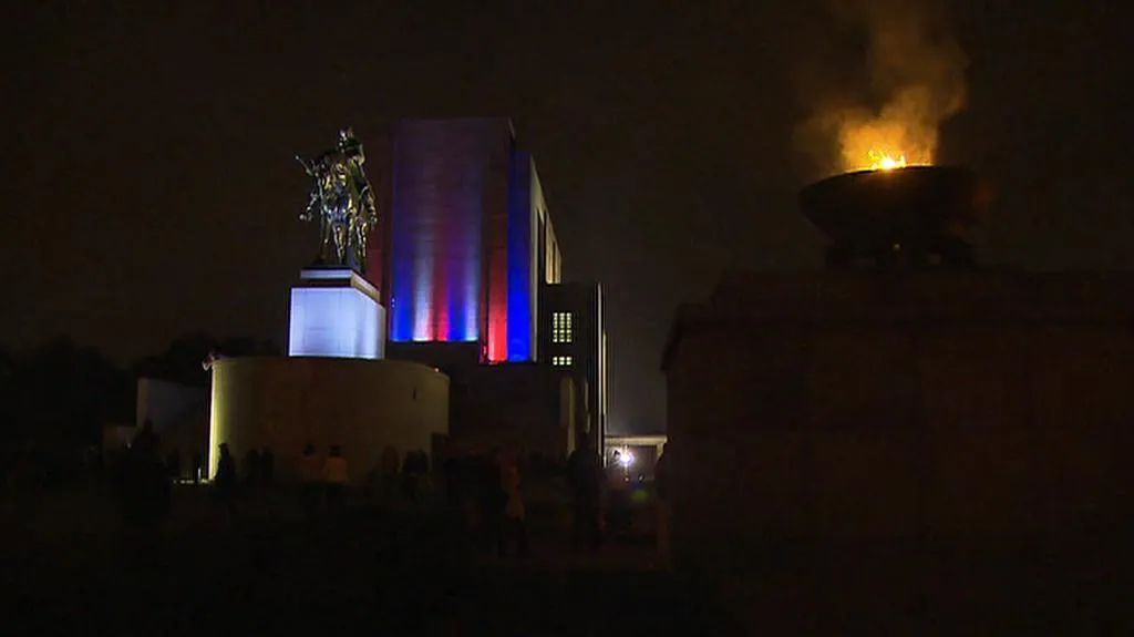 Žižka v slavnostním nasvícení