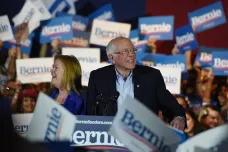 Sanders v Nevadě vyhrál primárky, Biden „vstal z mrtvých“. Do hry brzy vstoupí i Bloomberg