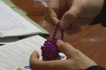 Lékaři varují před nebezpečnými magnetickými kuličkami. Kvůli této hračce museli už operovat čtyři děti