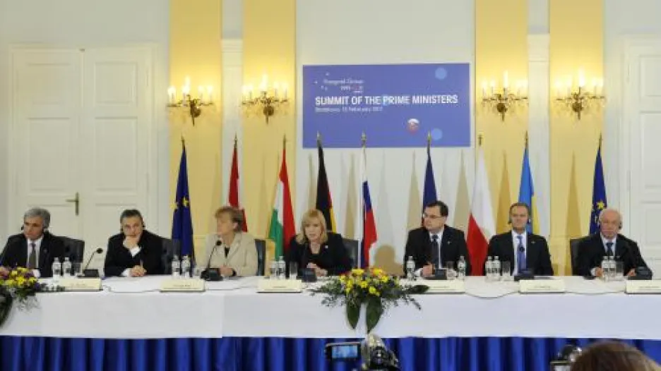 Setkání V4 a německé kancléřky a rakouského premiéra