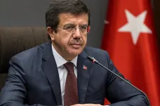Turecký ministr má utrum. V Rakousku si potlačený puč nepřipomene