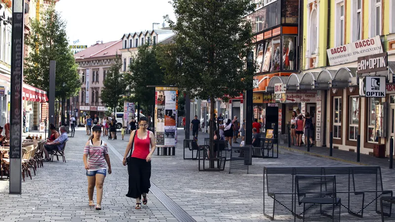 Pěší zóna v ulici Svobody v Chebu