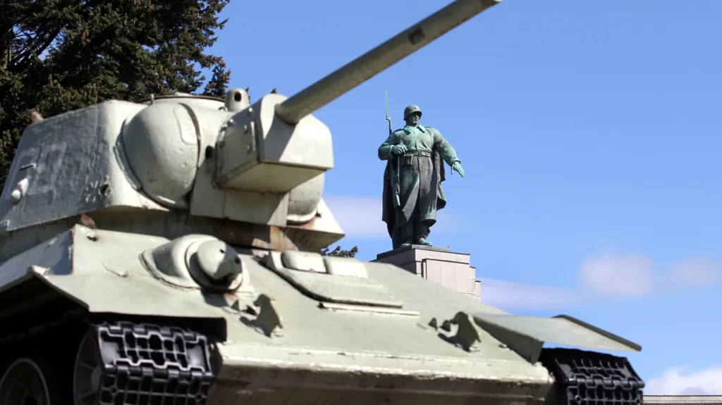 Berlínský pomník sovětským vojákům