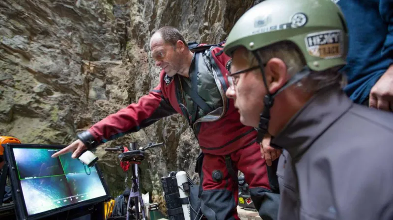 Měření hloubky hranické propasti