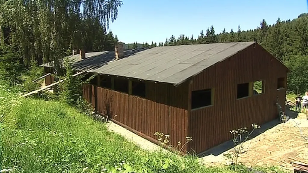 Stavba památníku romského holocaustu v Žalově