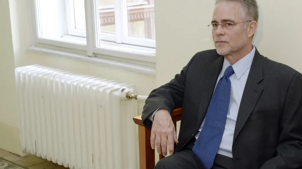 Duncan Sellars u Městského soudu v Praze