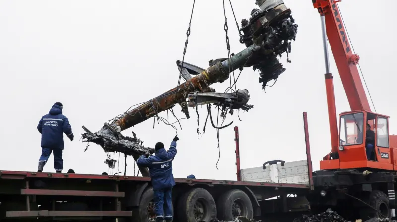 Odvoz trosek malajsijského boeingu