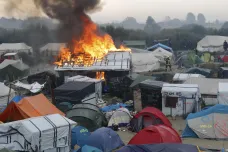 Končí symbol migrační krize. Tábor v Calais se podařilo zcela vyklidit