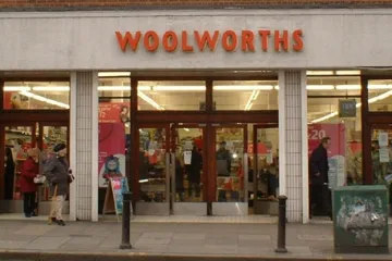 Woolworths nenachází kupce, trápí to hlavně jeho 30 tisíc zaměstnanců