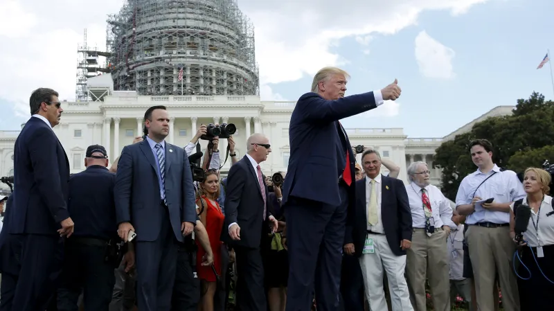 Donald Trump na demonstraci konzervativního hnutí Tea Party před Kapitolem