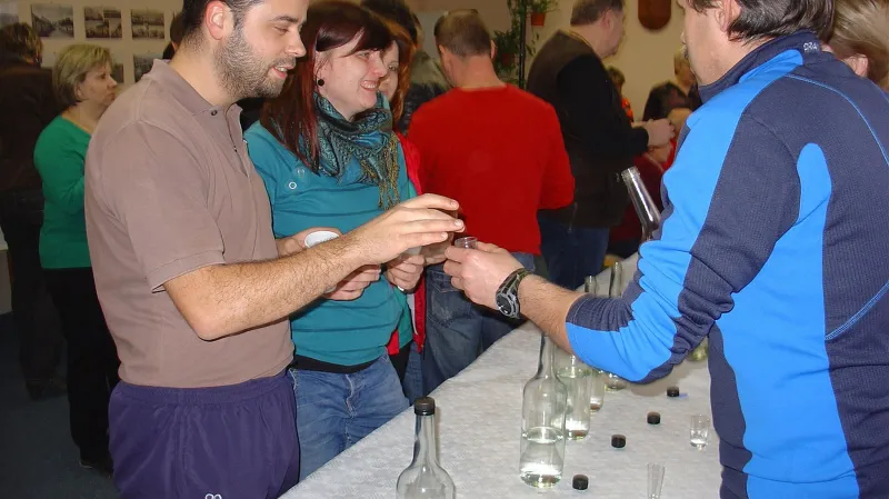 Košt domácích pálenek a koblížků - Skalice nad Svitavou