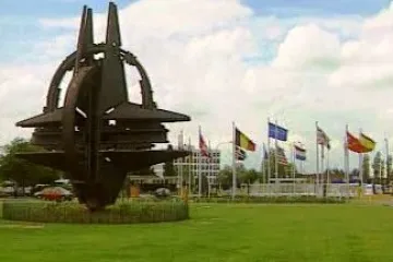NATO staví centrum proti internetovému terorismu