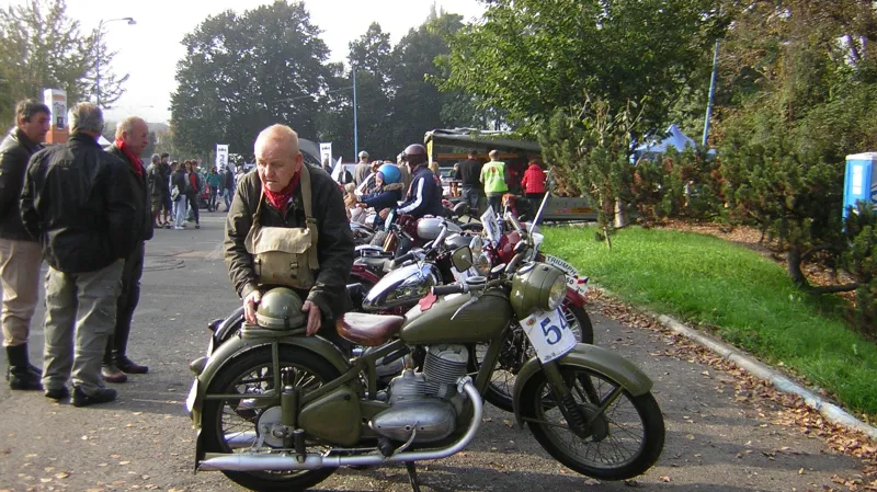 Jízda historických vozidel Pražská Noblesa