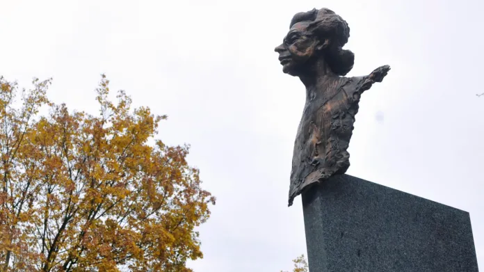 Pomník Milady Horákové na Pankráci