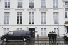 Saúdskoarabská ambasáda v Haagu se stala terčem střelby. Policie zadržela podezřelého