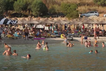 Italští turisté objevují Albánii. Historií zatížené vztahy tak získávají nový rozměr