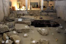 Mosulské muzeum, v němž řádili náboženští fanatici, obnovuje sbírky