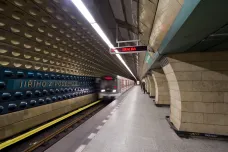 Stanici Jiřího z Poděbrad na 10 měsíců uzavřou opravy. Kompletní rekonstrukce potrvá do roku 2023