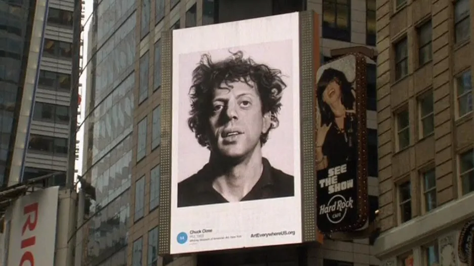 Výstava s názvem Umění všude na newyorském Times Square