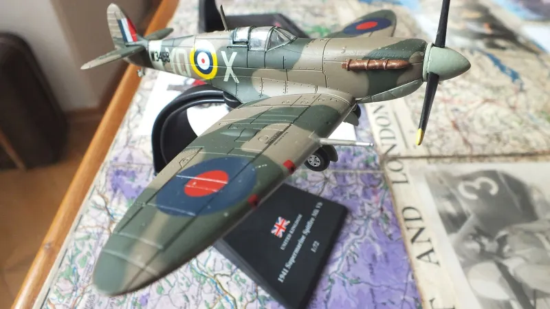 Z besedy Českoslovenští letci na křídlech RAF